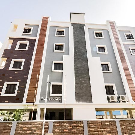 Oyo Victory Grand Hotell Tadepalle Eksteriør bilde