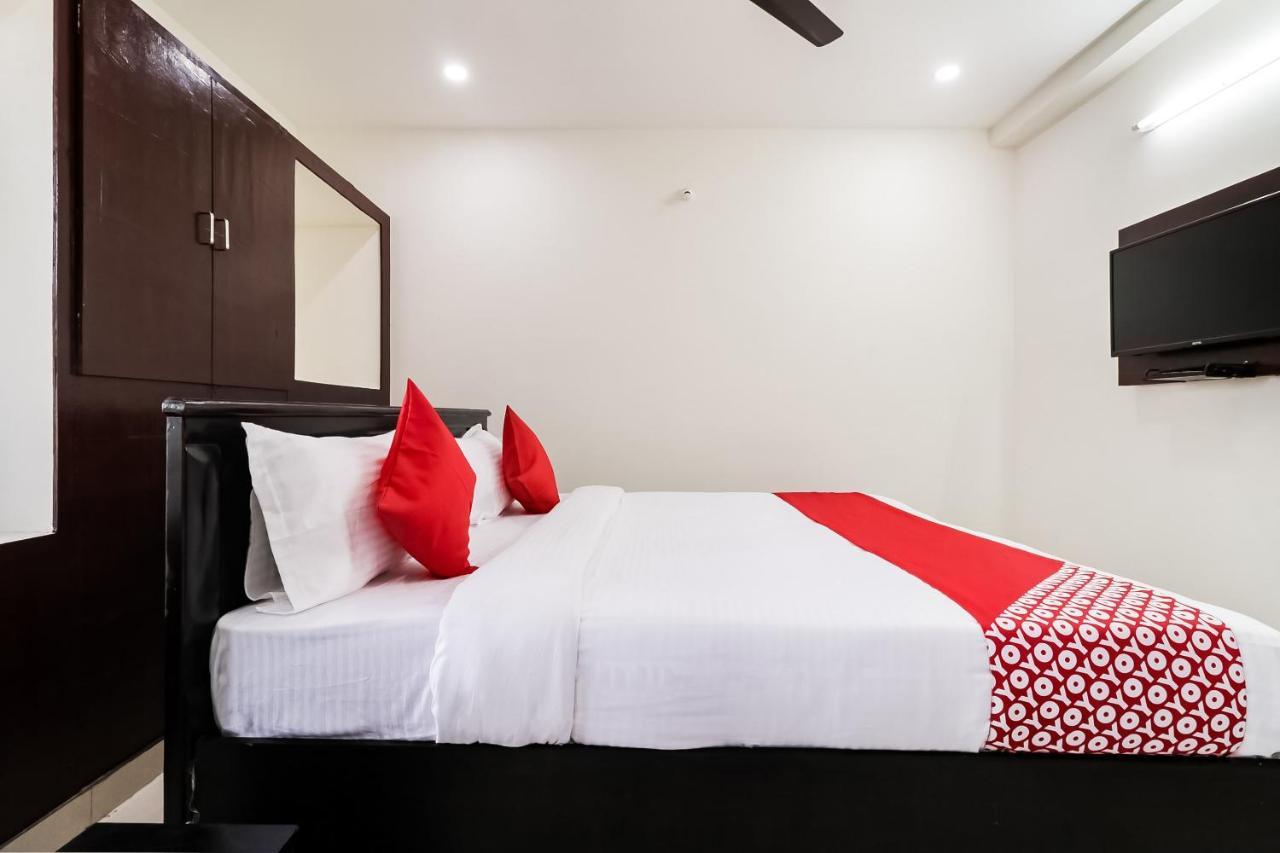 Oyo Victory Grand Hotell Tadepalle Eksteriør bilde