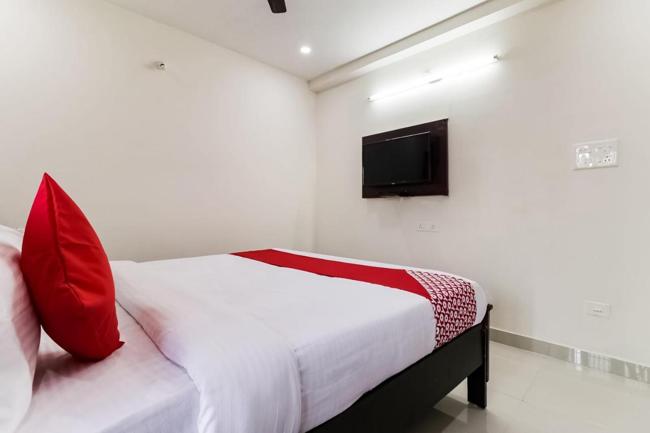 Oyo Victory Grand Hotell Tadepalle Eksteriør bilde
