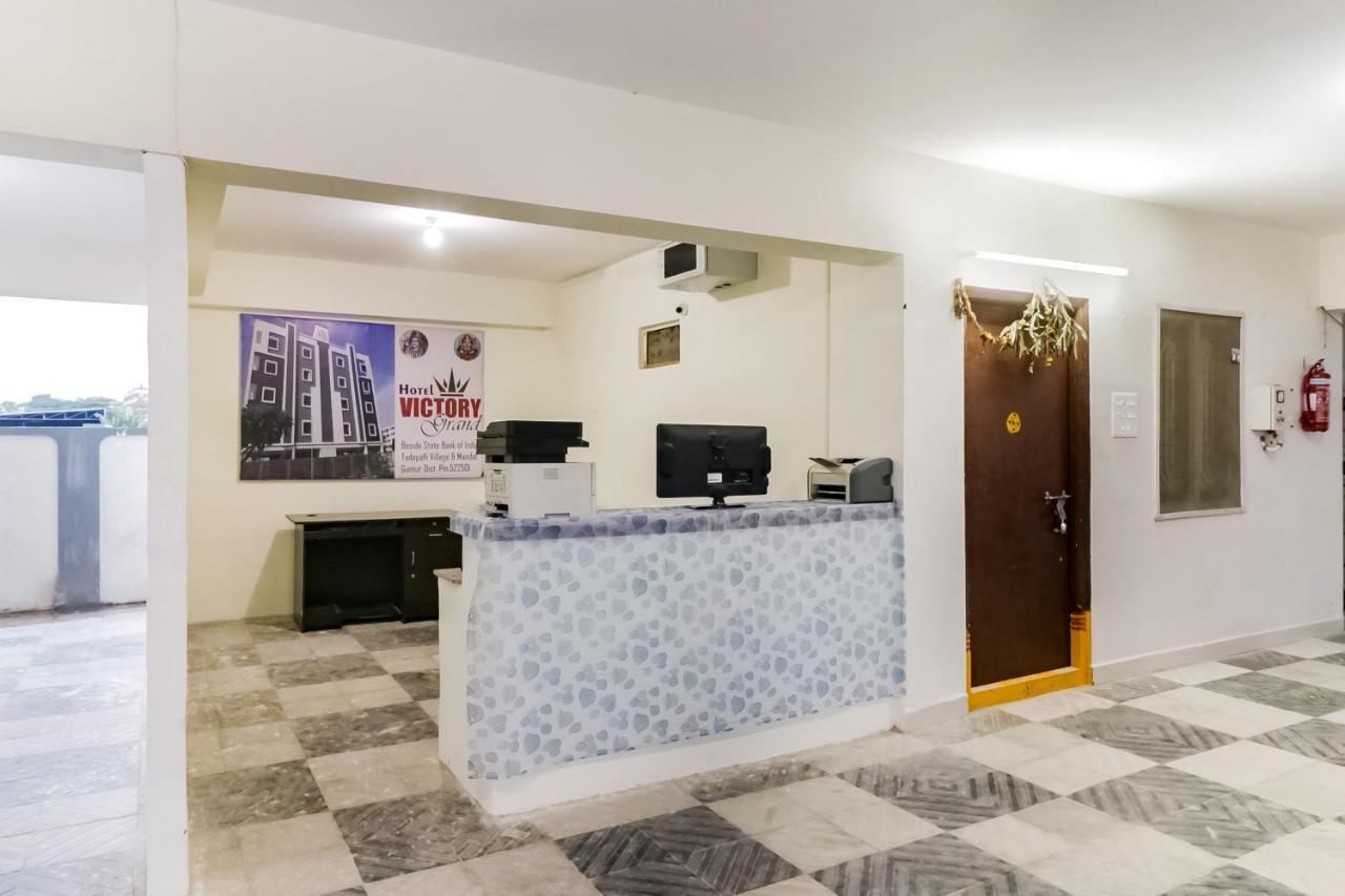 Oyo Victory Grand Hotell Tadepalle Eksteriør bilde