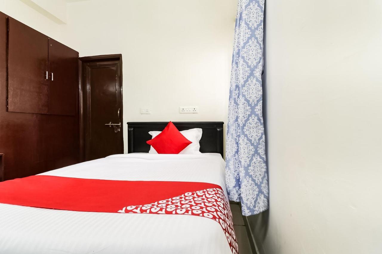 Oyo Victory Grand Hotell Tadepalle Eksteriør bilde