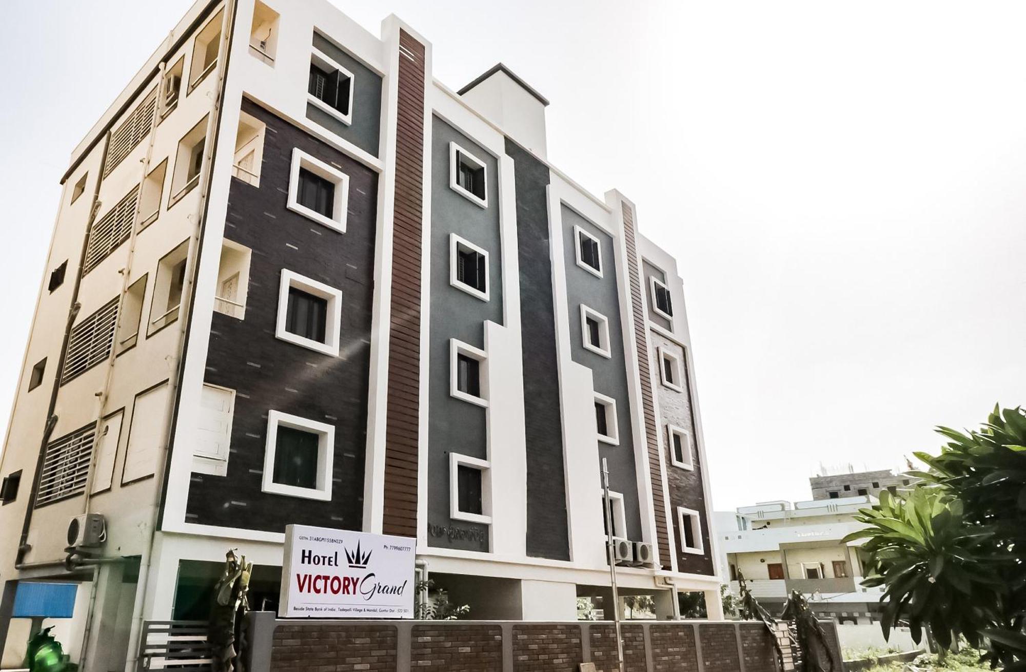 Oyo Victory Grand Hotell Tadepalle Eksteriør bilde