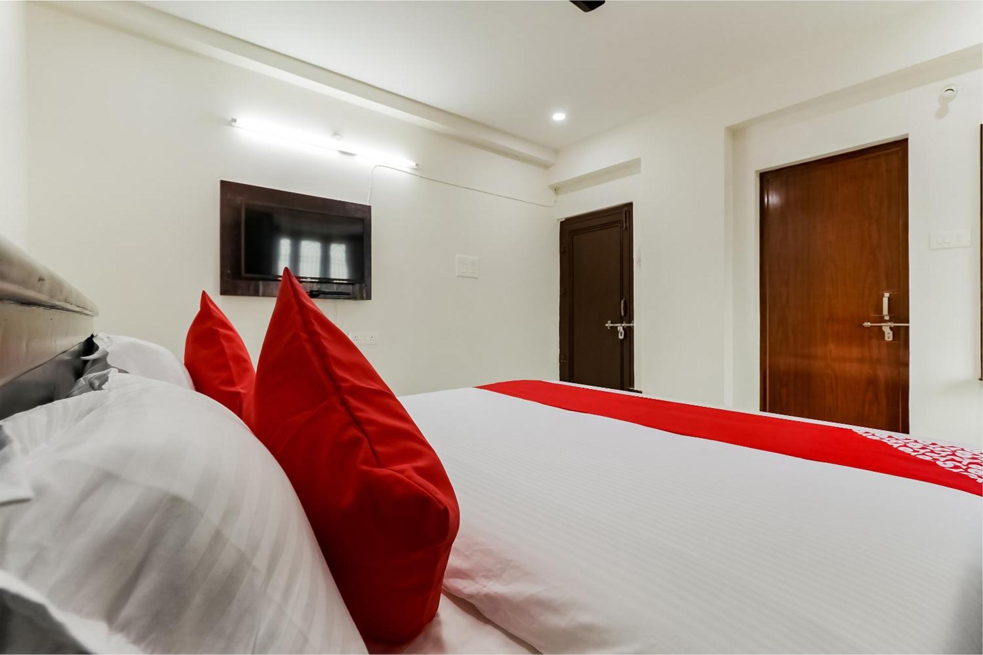 Oyo Victory Grand Hotell Tadepalle Eksteriør bilde
